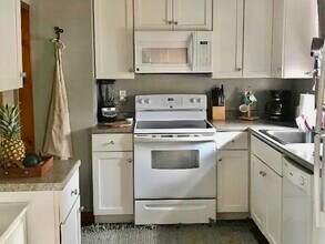 30 Whipple Ct in Portsmouth, NH - Building Photo - Building Photo