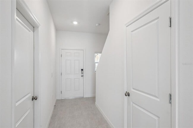 7621 WATERSCAPE Dr in Groveland, FL - Building Photo - Building Photo