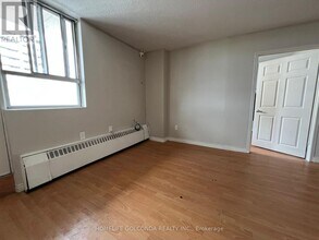 100 Dundalk Dr in Toronto, ON - Building Photo - Building Photo