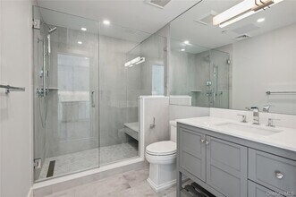 355 Phillips Park Rd, Unit 301 in Mamaroneck, NY - Building Photo - Building Photo