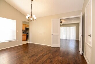 1428 High Knoll Dr in Brandon, FL - Building Photo - Building Photo