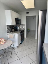 7921 Byron Ave in Miami Beach, FL - Building Photo - Building Photo