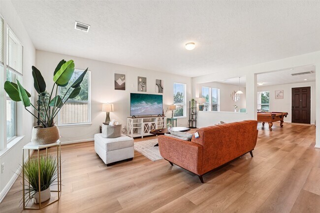 4306 Lake Cypress Cir in Houston, TX - Building Photo - Building Photo