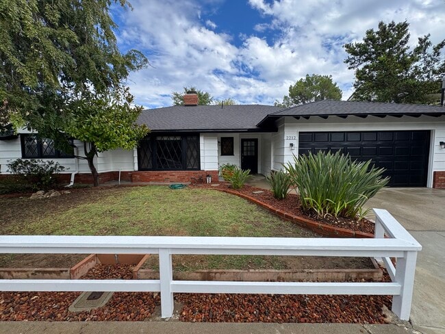 property at 2212 Linda Flora Dr