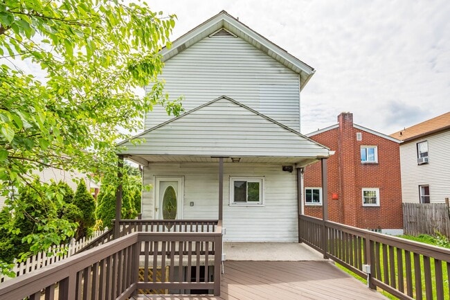 410 N 4th St in Clairton, PA - Building Photo - Building Photo