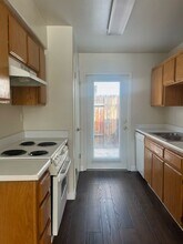 1218 Reddick Ln in Bakersfield, CA - Building Photo - Building Photo