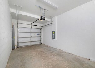 5199 Forum Blvd in Holiday, FL - Building Photo - Building Photo