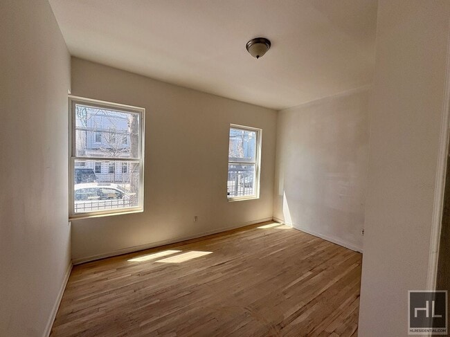 BAKER AVENUE, BRONX, Unit 1 in Bronx, NY - Building Photo - Building Photo