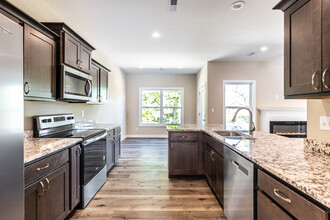 The Cottage's at Boone's Pointe in Boonville, MO - Building Photo - Interior Photo