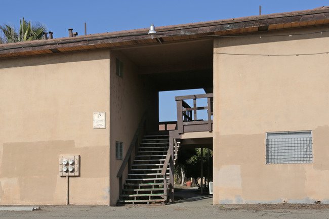 25 W I St in Los Banos, CA - Foto de edificio - Building Photo