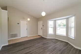 5511 Ashland Dr in Spring Hill, FL - Foto de edificio - Building Photo