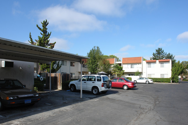 Morse Plaza in Sacramento, CA - Building Photo - Building Photo