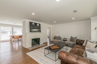3909 Trail Lake Dr in Fort Worth, TX - Building Photo - Building Photo