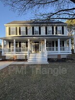 8305 Hobhouse Cir in Raleigh, NC - Building Photo