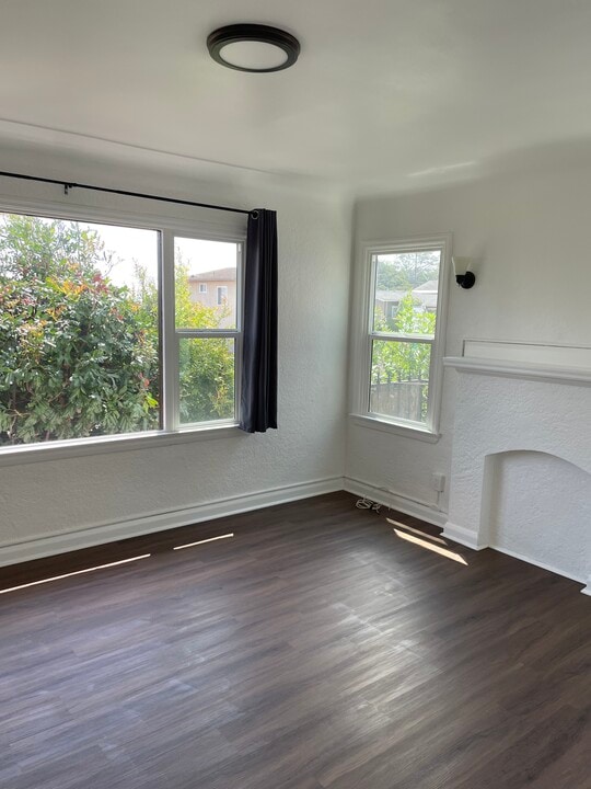 1905 S Alma St, Unit 1905 in Los Angeles, CA - Building Photo