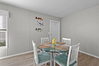 1747 Beverly Dr in Naples, FL - Foto de edificio - Building Photo