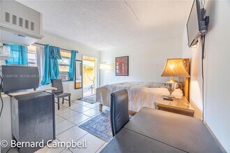 129 SE 5th St in Hallandale Beach, FL - Building Photo - Building Photo