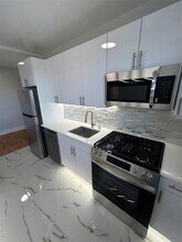 230 Pelham Rd in New Rochelle, NY - Building Photo - Building Photo