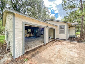 3815 Commerce St in Damon, TX - Building Photo - Building Photo