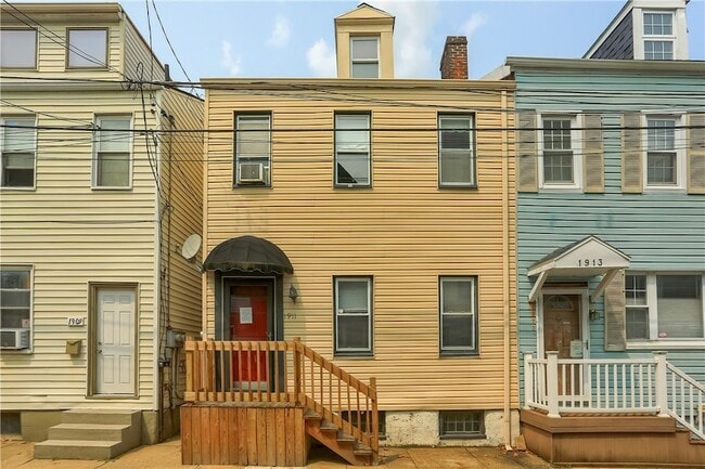 property at 1911 Fox Wy