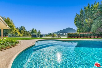 2177 Summitridge Dr in Beverly Hills, CA - Building Photo - Building Photo