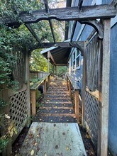 18226 Vashon Hwy SW in Vashon, WA - Building Photo - Building Photo
