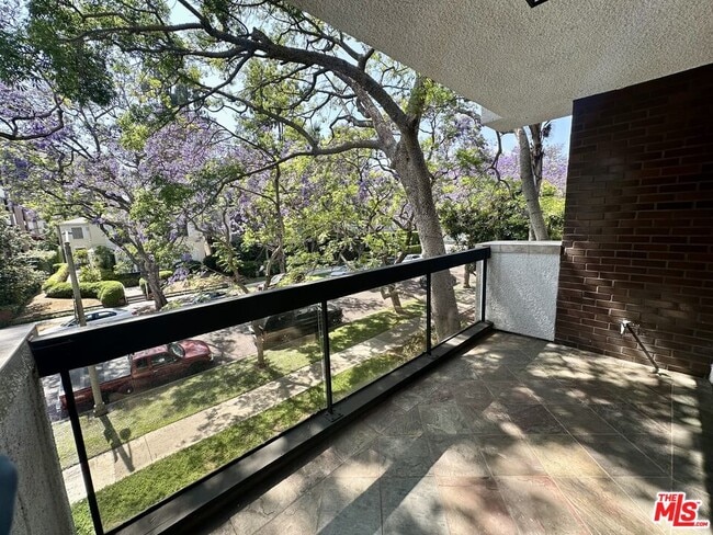 property at 324 N Palm Dr
