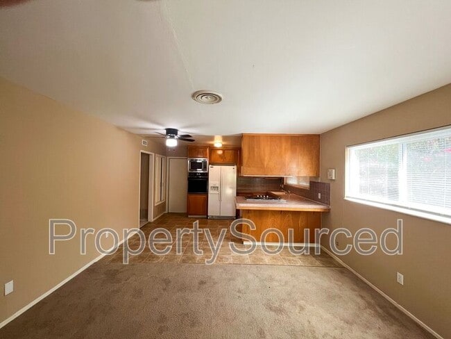 320 E Granada Way in Tracy, CA - Building Photo - Building Photo