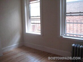 165 Hemenway St, Unit 19 in Boston, MA - Building Photo - Building Photo