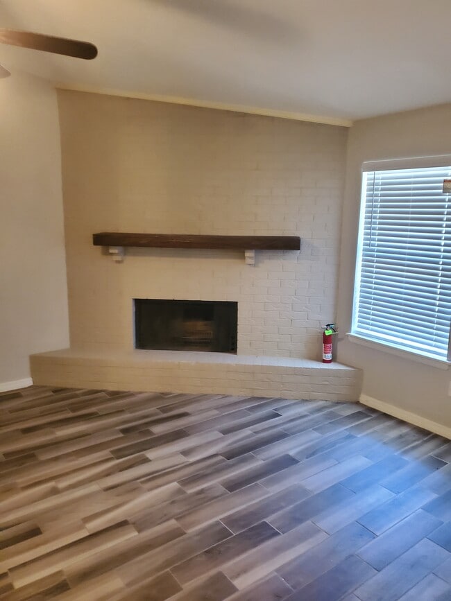 826 Hardy Springs Cir, Unit C