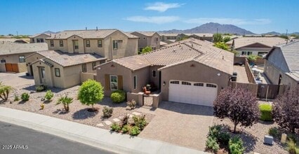 3269 E Ironside Ln in Gilbert, AZ - Building Photo - Building Photo