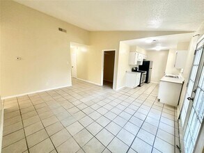 7221 Ellington Cir in Austin, TX - Building Photo - Building Photo