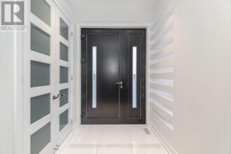 685 Montbeck Crescent in Mississauga, ON - Building Photo - Building Photo