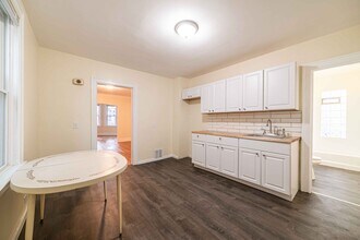 2707 Trowbridge St in Hamtramck, MI - Building Photo - Building Photo