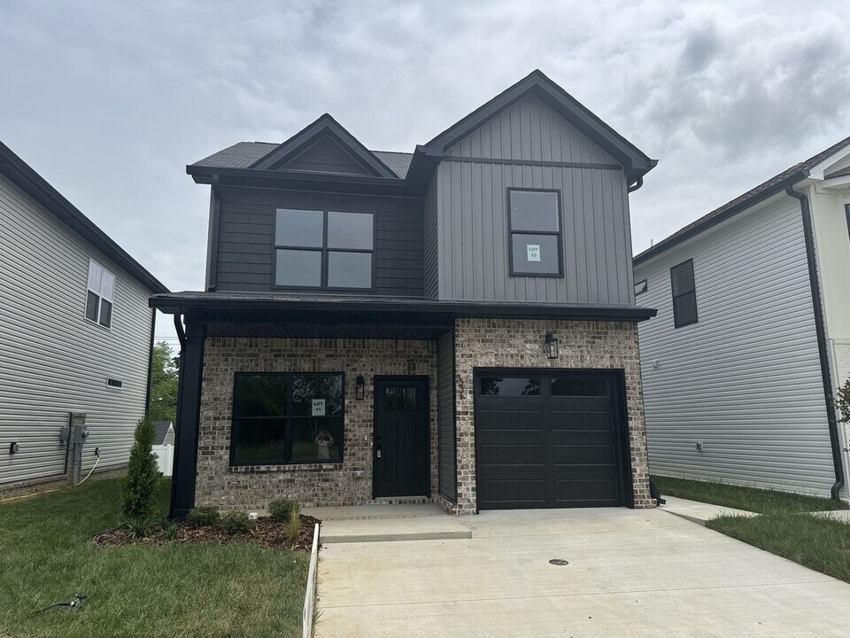531 Charleston Cv Wy in Clarksville, TN - Building Photo