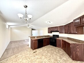 291 Golden Dr in Ardmore, OK - Building Photo - Building Photo