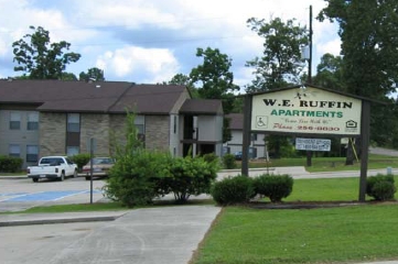 William E Ruffin in Many, LA - Building Photo