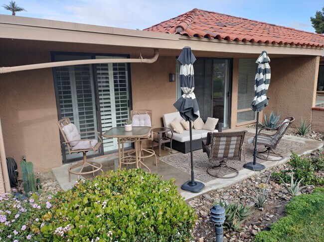 72 Majorca Dr, Unit 72 Majorca Dr. Rancho Mir in Rancho Mirage, CA - Building Photo - Building Photo