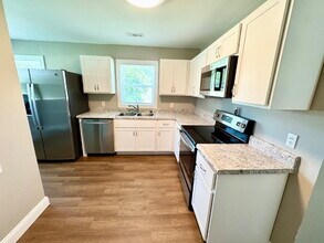 401 S Cherry St in Seneca, SC - Building Photo - Building Photo