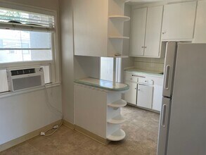 2212 10th Ave-Unit -2212 in Sacramento, CA - Building Photo - Building Photo