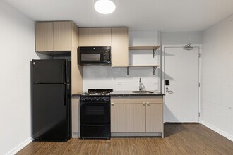 6134 N Kenmore Ave in Chicago, IL - Building Photo - Building Photo