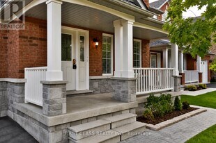 2372 Cornerbrooke Crescent in Oakville, ON - Building Photo