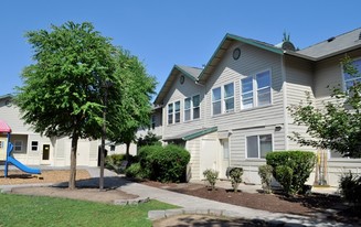 Gladstone Square Apartments