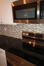 5711 Sugar Hill Dr in Houston, TX - Building Photo - Building Photo