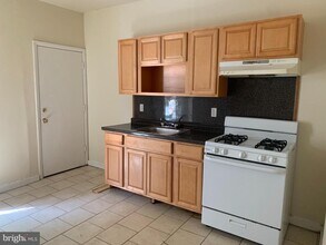 63 E Ashmead St in Philadelphia, PA - Building Photo - Building Photo