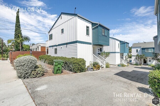 property at 746 N Dillon St