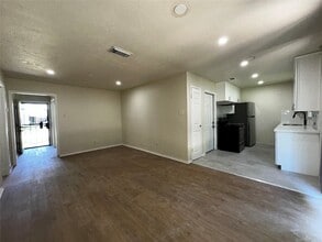 12815 Segrest Dr in Houston, TX - Building Photo - Building Photo