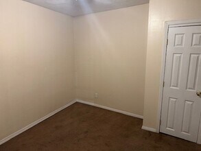 666 Waverly St, Unit 1 in Framingham, MA - Building Photo - Building Photo
