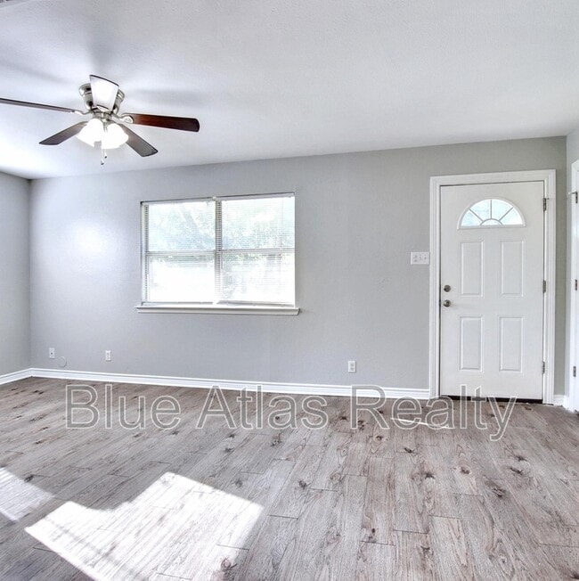 1201 S Travis St in Sherman, TX - Building Photo - Building Photo