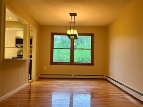 51 Pine Ct in Middletown, NY - Building Photo - Building Photo
